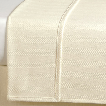 WILKE IVORY COVERLET (Q)