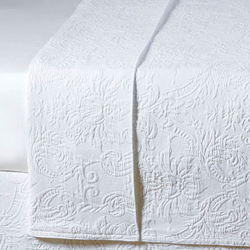 SANDRINE WHITE COVERLET (Q)