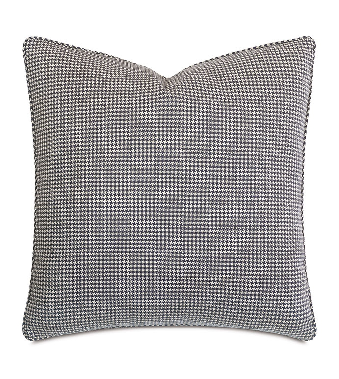 ÷ 22X22 CARMEL HOUNDSTOOTH DECORATIVE PILLOW