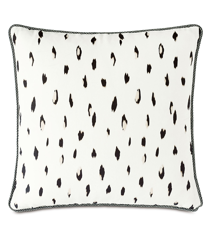 ˹ 22X22 MADDOX ANIMAL PRINT DECORATIVE PILL