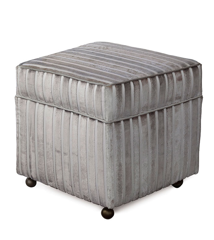 ά 19X19X20 GAIA STERLING STORAGE BOXED OTTOMAN