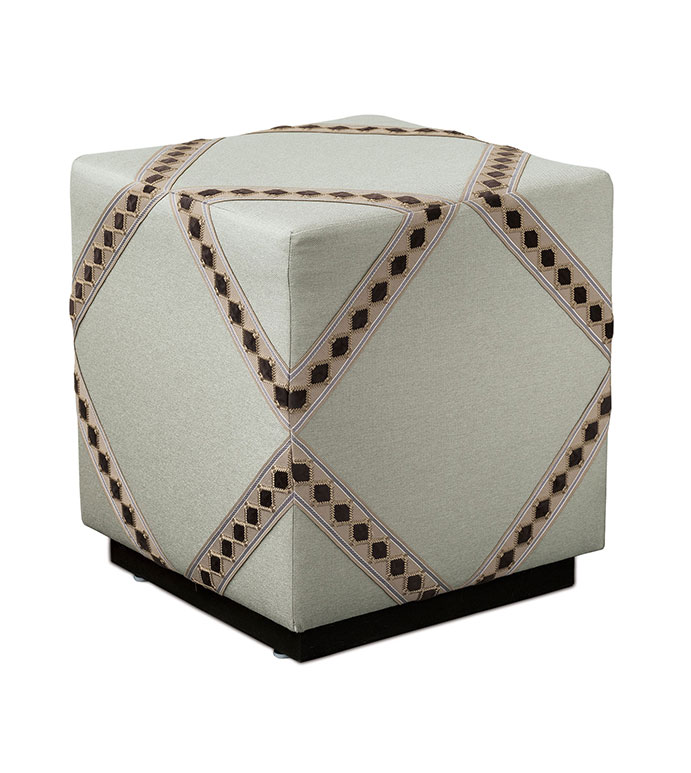  19X19X19 STEEPLECHASER DIAMOND TAPE OTTOMAN