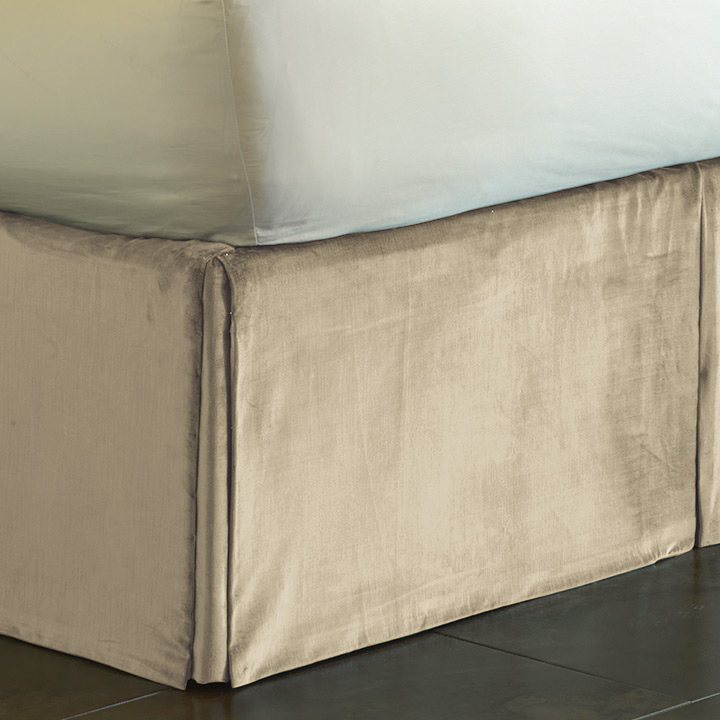 Lucerne Solid Velvet Bed Skirt ȹ